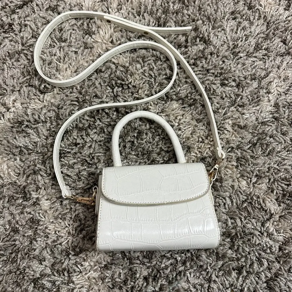 VTG White Faux Vegan Leather Crocodile Alligator Purse Crossbody Shoulder Bag